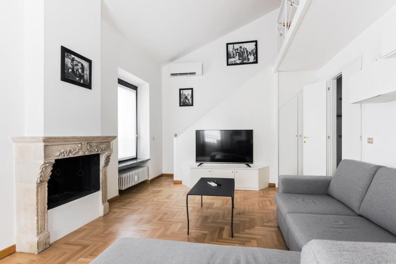 Apartament Living Brera, A Unique Experience - Vicolo Fiori Mediolan Zewnętrze zdjęcie