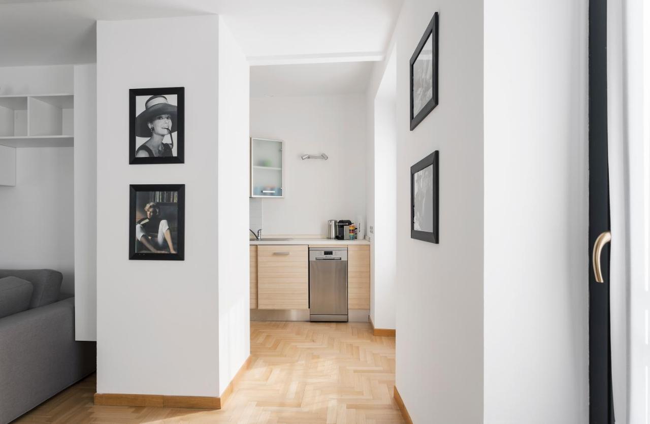Apartament Living Brera, A Unique Experience - Vicolo Fiori Mediolan Zewnętrze zdjęcie