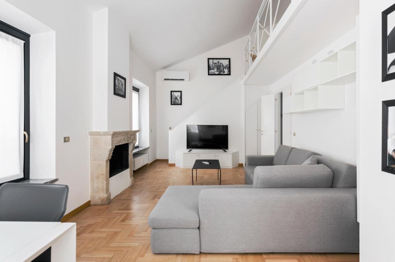 Apartament Living Brera, A Unique Experience - Vicolo Fiori Mediolan Zewnętrze zdjęcie