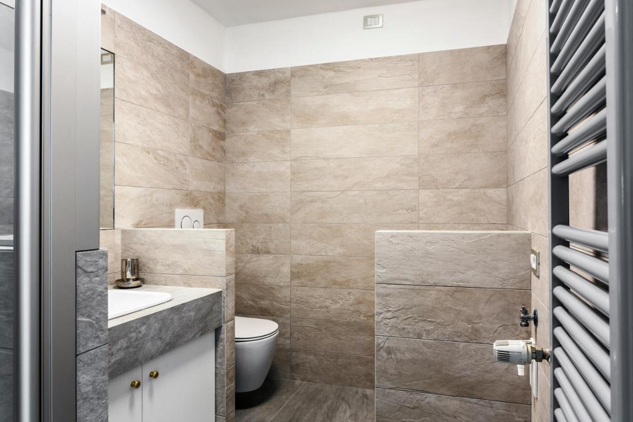 Apartament Living Brera, A Unique Experience - Vicolo Fiori Mediolan Zewnętrze zdjęcie